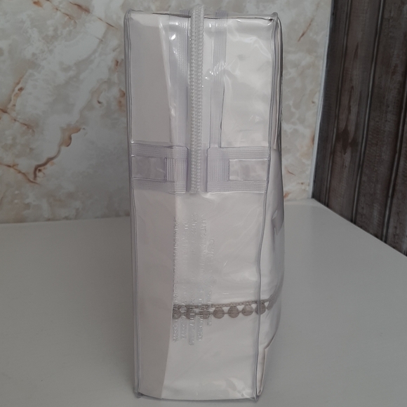 *Givi Lulu King Italian Cotton Percale Pon Pon Sheet Set - Picture 6 of 9